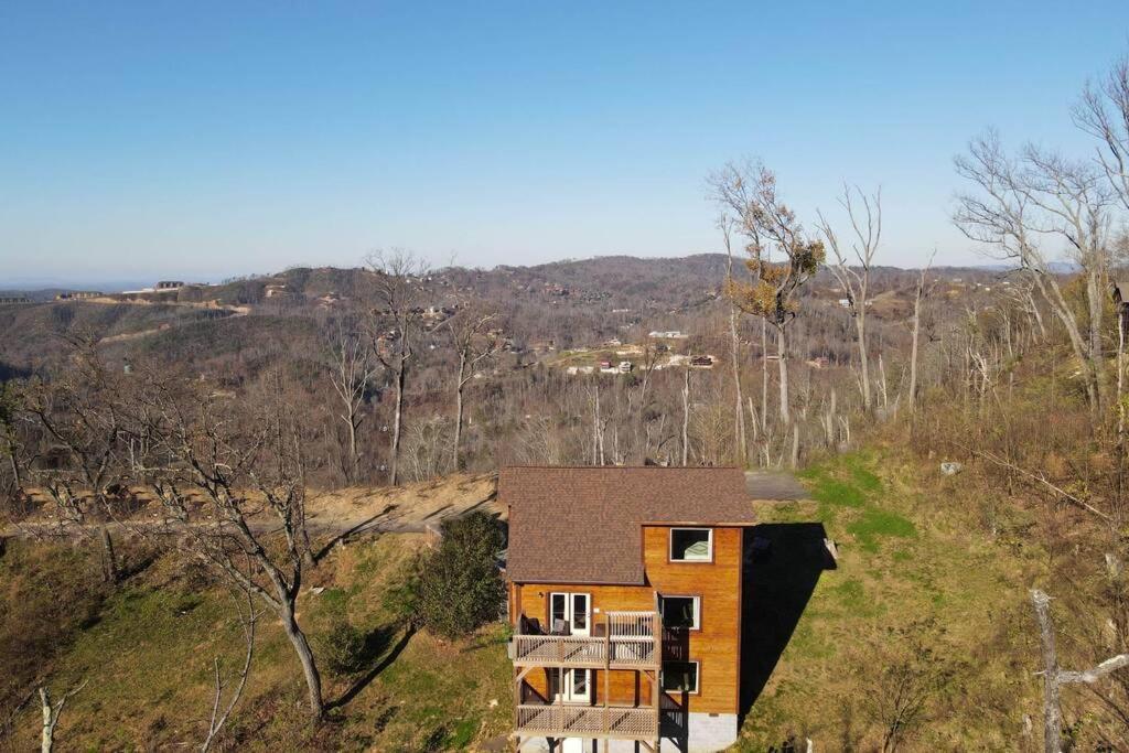 Walnut Ridge Cabin. Sleeps 7-11! Hot Tub, Pool Table, Minutes To Downtown Gatlinburg! Exterior foto